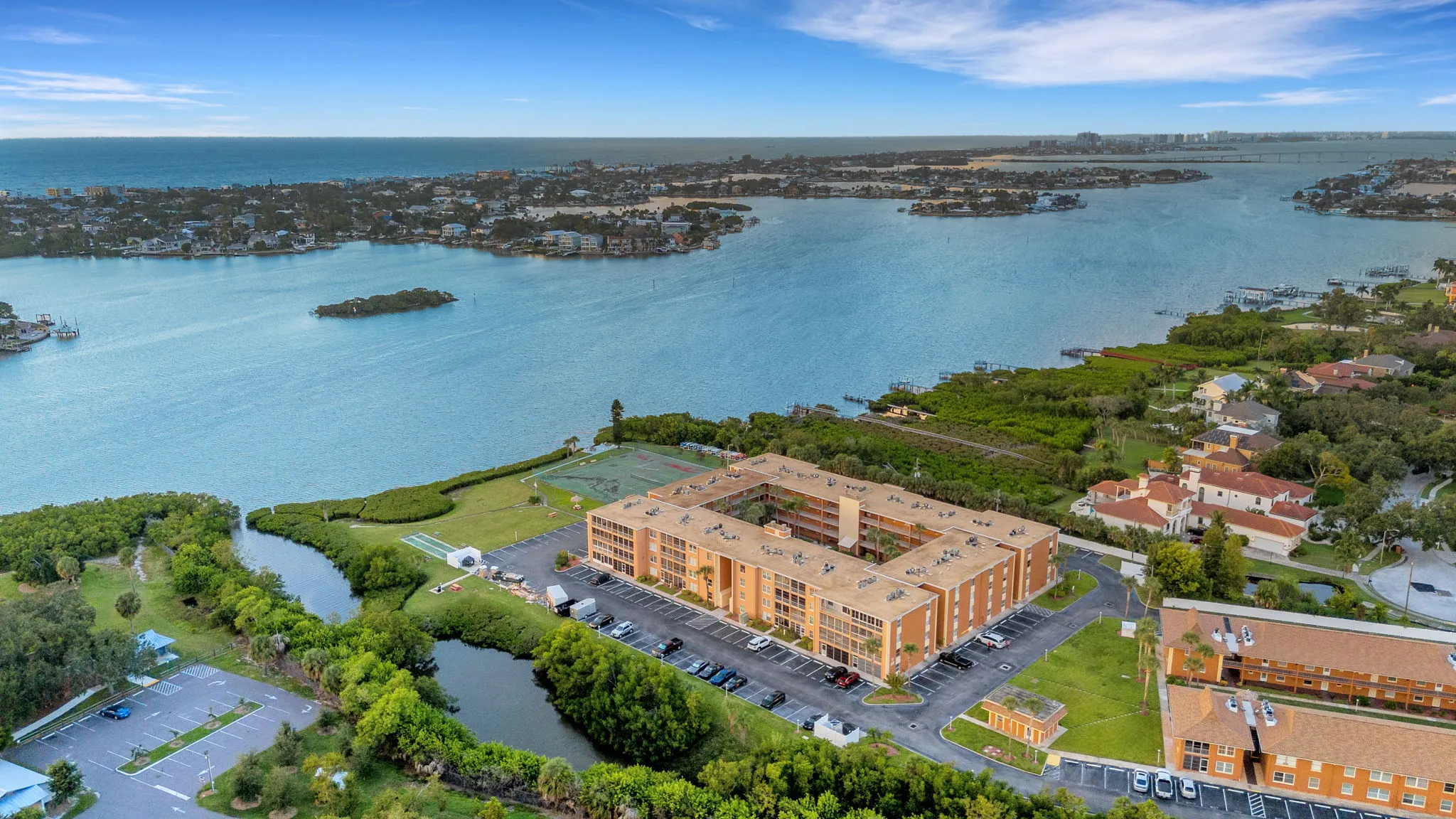 Is Waterfront Living Right for You? Tips for Renting a Condo in Florida