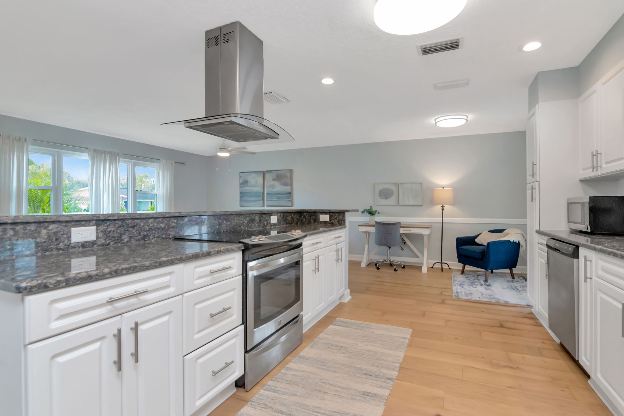 FOR LEASE 4712 114th St. N.