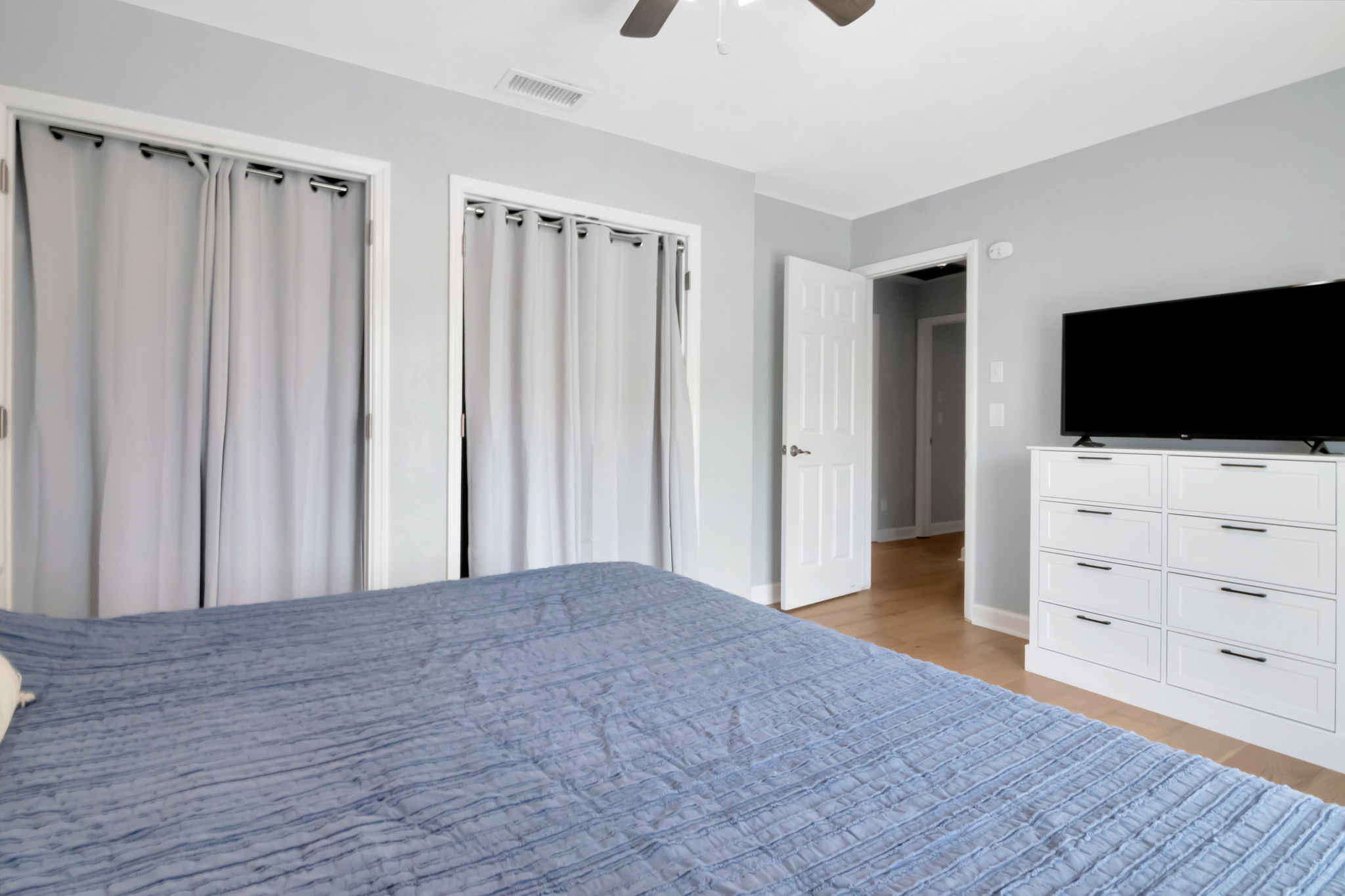 FOR LEASE 4712 114th St. N.