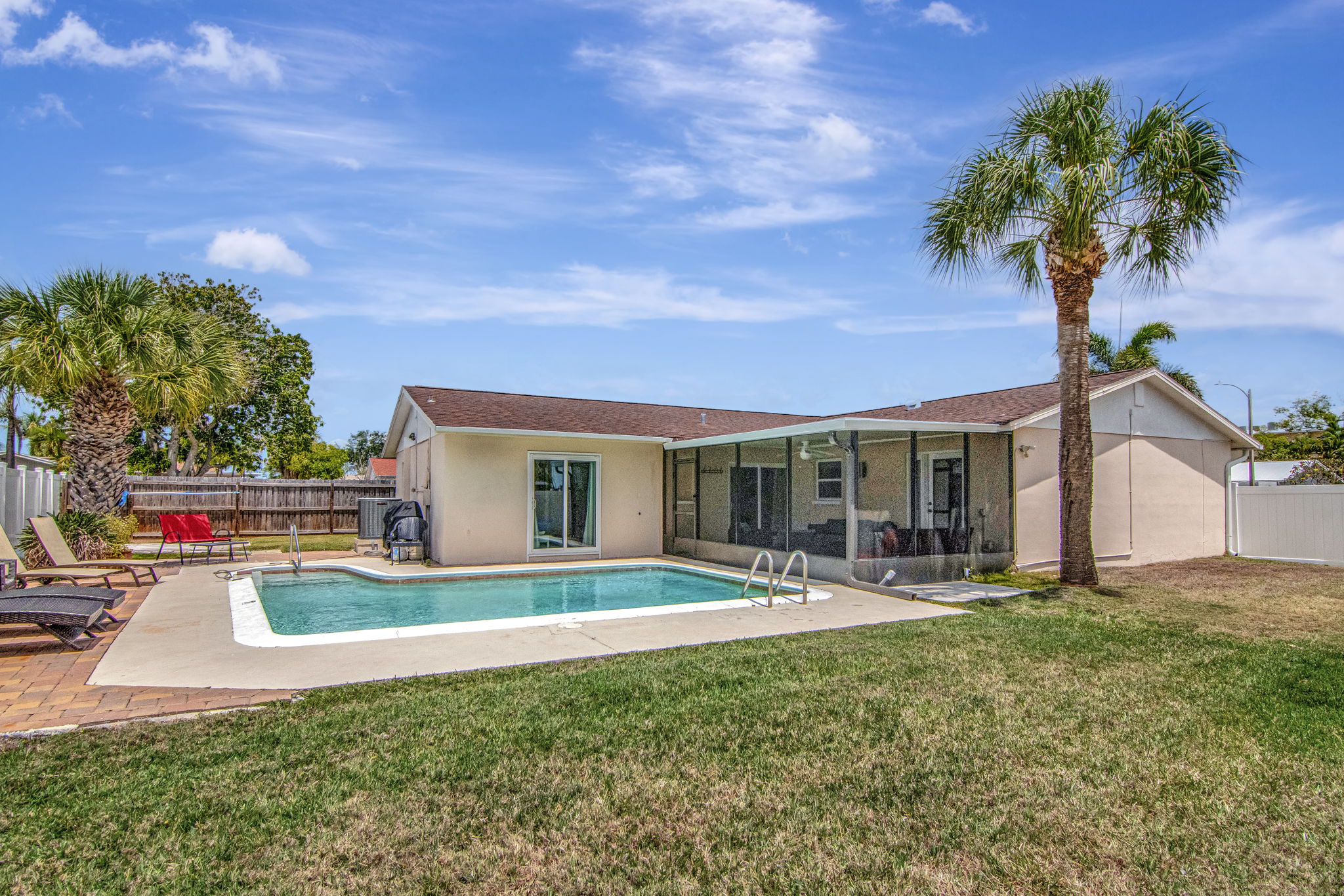 FOR LEASE 4712 114th St. N.